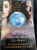 City of Bones (The mortal instruments book one)