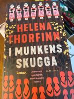 I munkens skugga