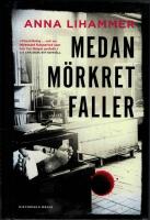 Medan m&ouml;rkret faller