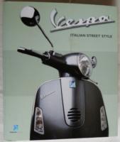 Vespa Italian Street Style