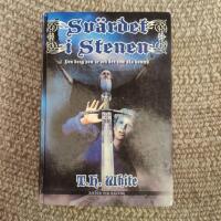 Sv&auml;rdet i stenen : Den kung som &auml;r och som ska komma