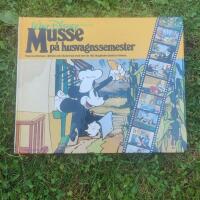 Musse p&aring; husvagnssemester : hela ber&auml;ttelsen, l&auml;ttl&auml;st och illustrerad med mer &auml;n 180 f&auml;rgbilder direkt ur filmen