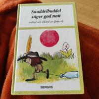 Snuddelbuddel s&auml;ger god natt