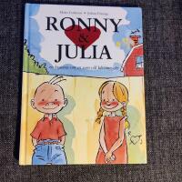 Ronny & Julia : en historia om en som vill bli omtyckt