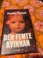 Den femte kvinnan : [kriminalroman]